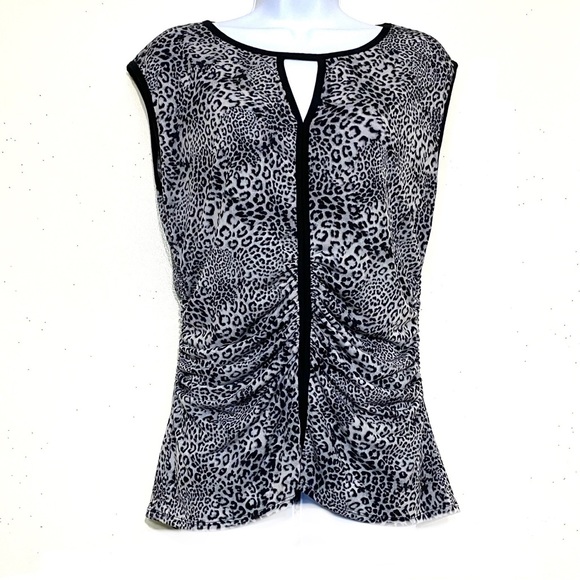 Vince Camuto BLACK & GRAY animal print stretchy sleeveless center ruched top - Picture 7 of 7